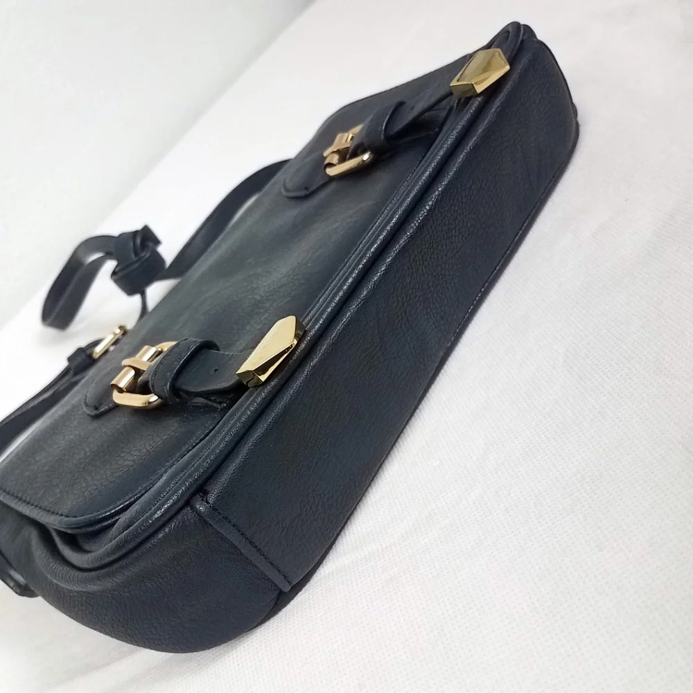Charming Charlie Adjustable Strap Cross Body Bag - Picture 4 of 8